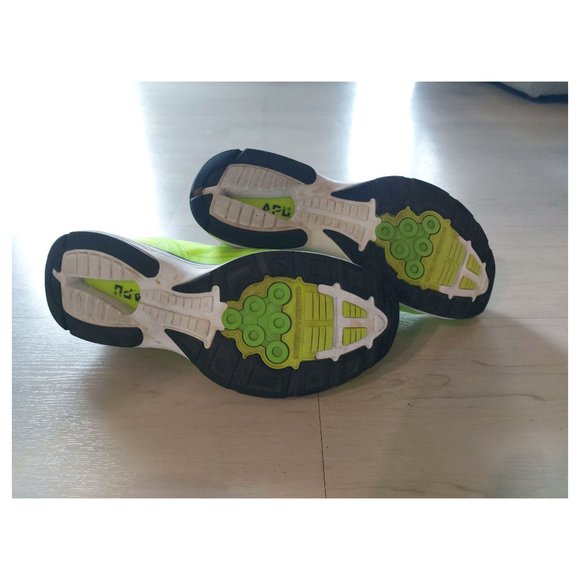 APL (Athletic Propulsion Labs) neon yellow running shoes size 8 - Picture 4 of 4